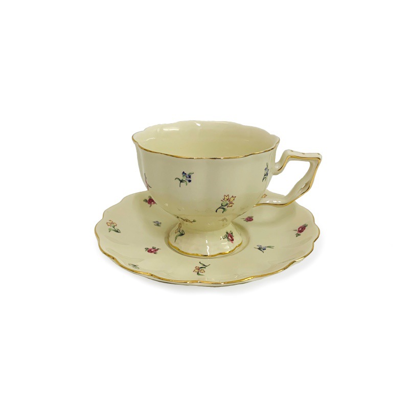 220ml gold-rimmed cups and saucers